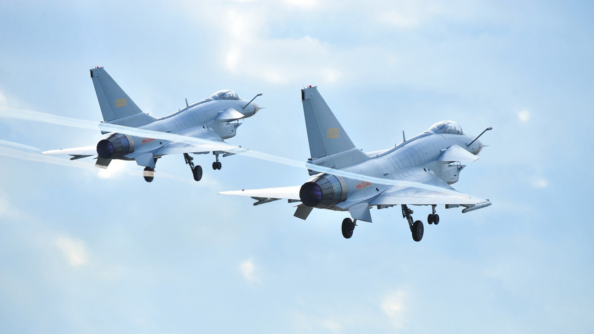 蝶泳划频与配速策略优化，蝶泳教学视频蝶泳划水